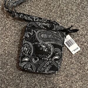NWT Brand new RFID Mini Hipster Vera Bradley Black and White Paisley Crossbody